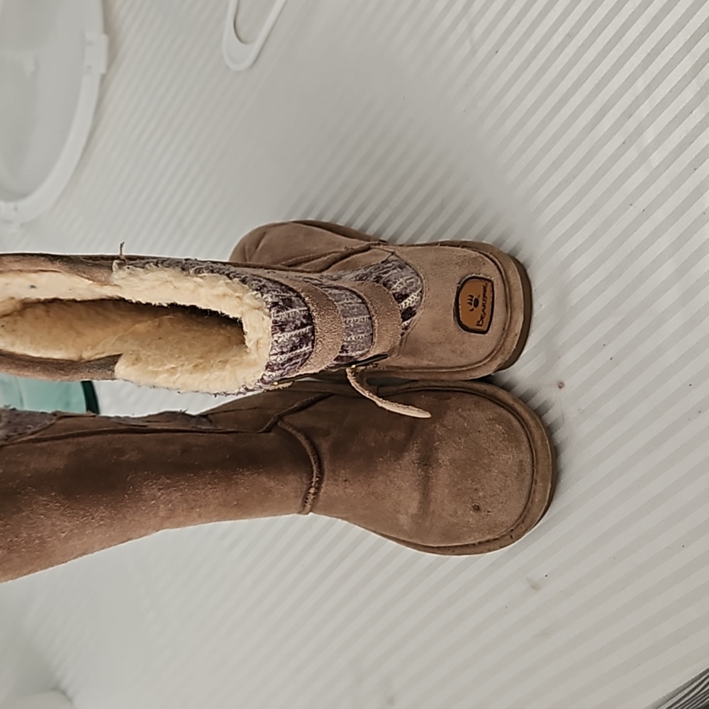 Bear paw short boots size 6